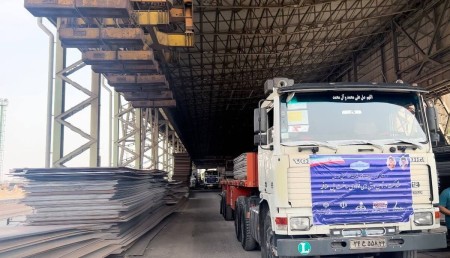تحویل ۲ هزار تن ورق فولادی برای تکمیل پل عنافچه خوزستان.