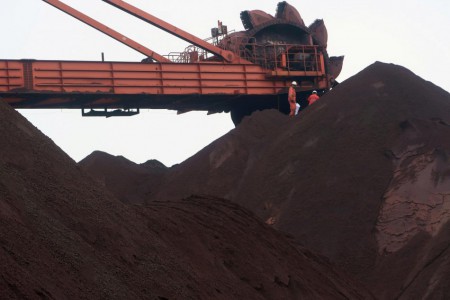 برآوردها برای میانگین قیمت سنگ آهن بالا رفت