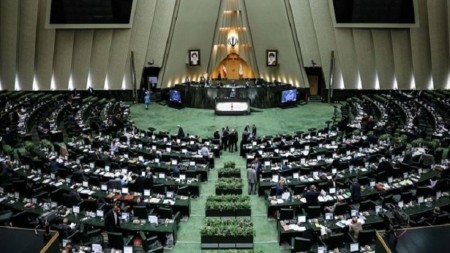مافیای خام‌فروشی مانع تکمیل زنجیره ارزش و تبدیل ماده نیمه‌خام به محصول نهایی در کشور می‌شوند